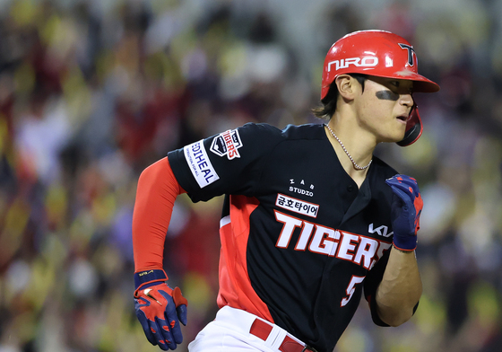 '4번타자' KIA 김도영, 8일 만에 홈런 재개…삼성전 시즌 2호 투런포