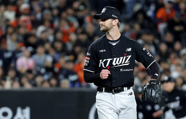 KT 보쉴리, 외국인 투수 데뷔 후 연속 이닝 비자책 신기록 작성