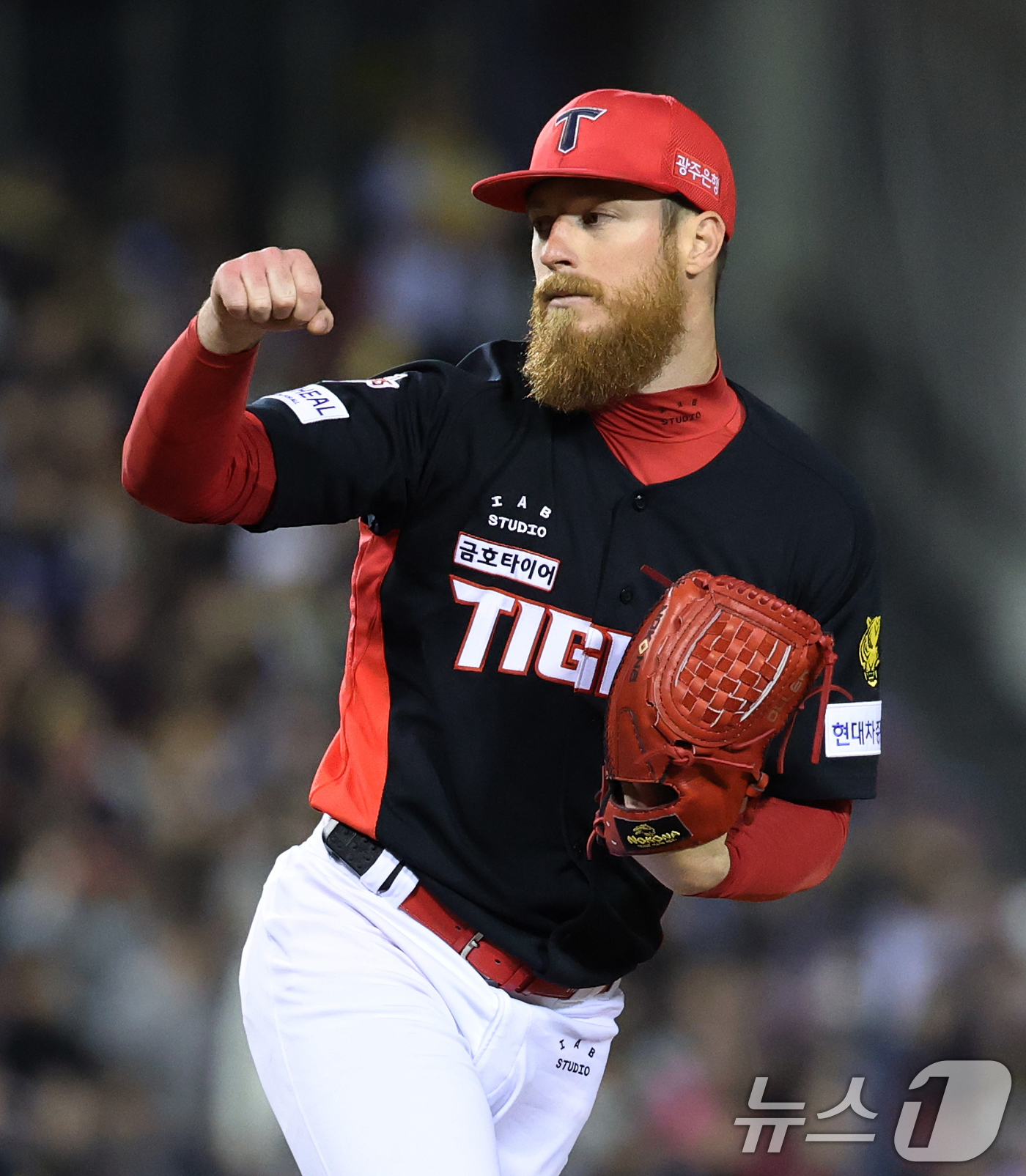 (서울=뉴스1) 오대일 기자 = 31일 서울 송파구 잠실야구장에서 열린 '2026 신한 SOL KBO리그' 열린 KIA 타이거즈와 LG트윈스의 경기에서 6회말 KIA 선발투수 올러 …