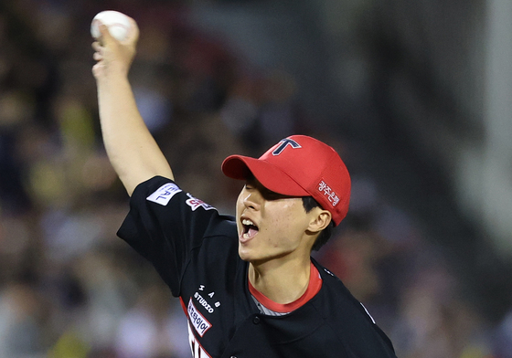 구원 역투하는 홍민규