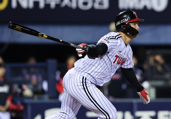 첫 타점 올리는 오지환