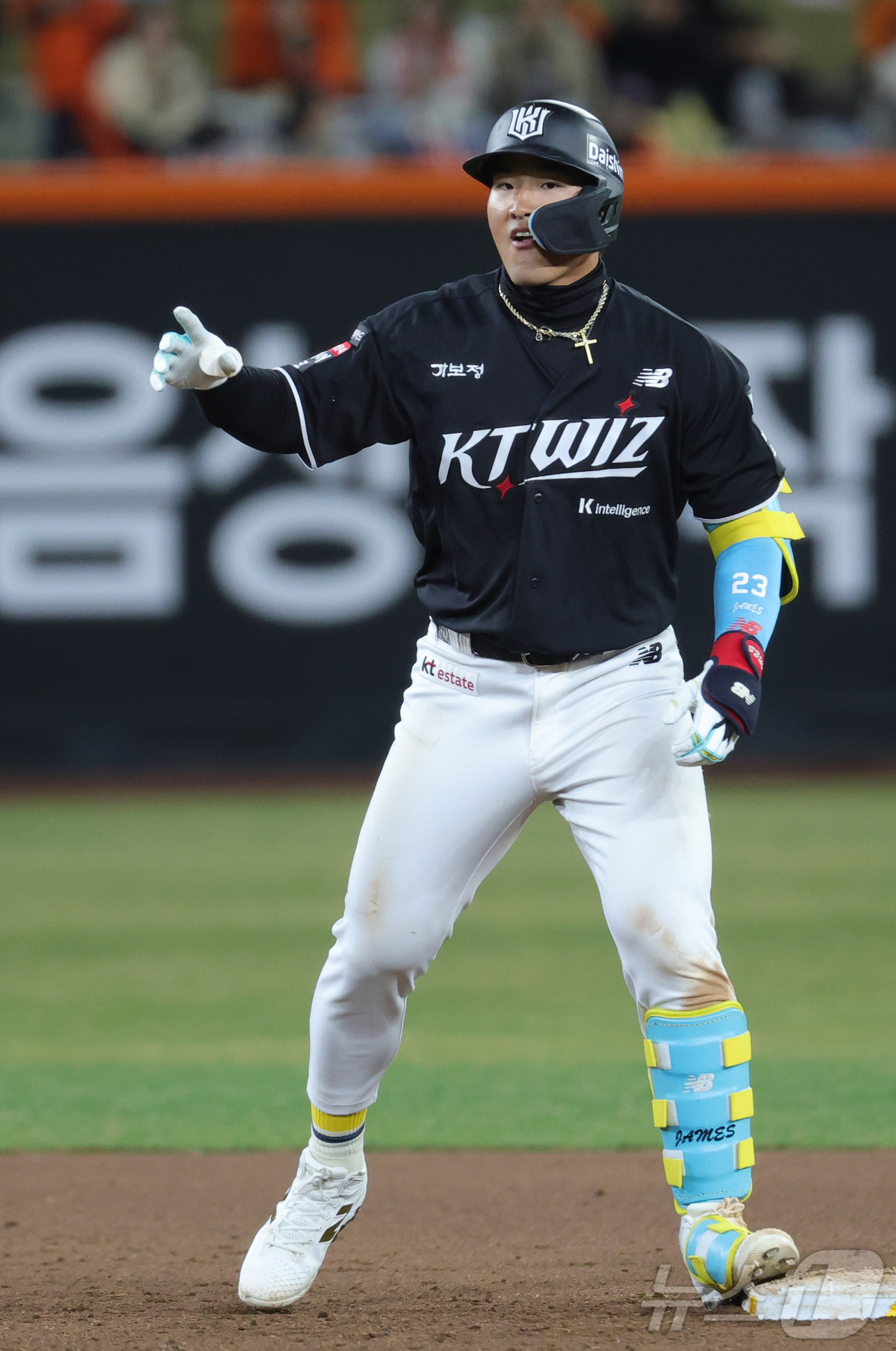 (대전=뉴스1) 김기남 기자 = 31일 대전 한화생명볼파크에서 열린 2026 신한 SOL KBO리그 KT 위즈와 한화 이글스의 경기에서 7회초 2사 만루에서 KT 안현민이 2타점 …