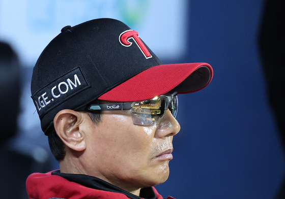 LG 염경엽 감독, 3연패 위기