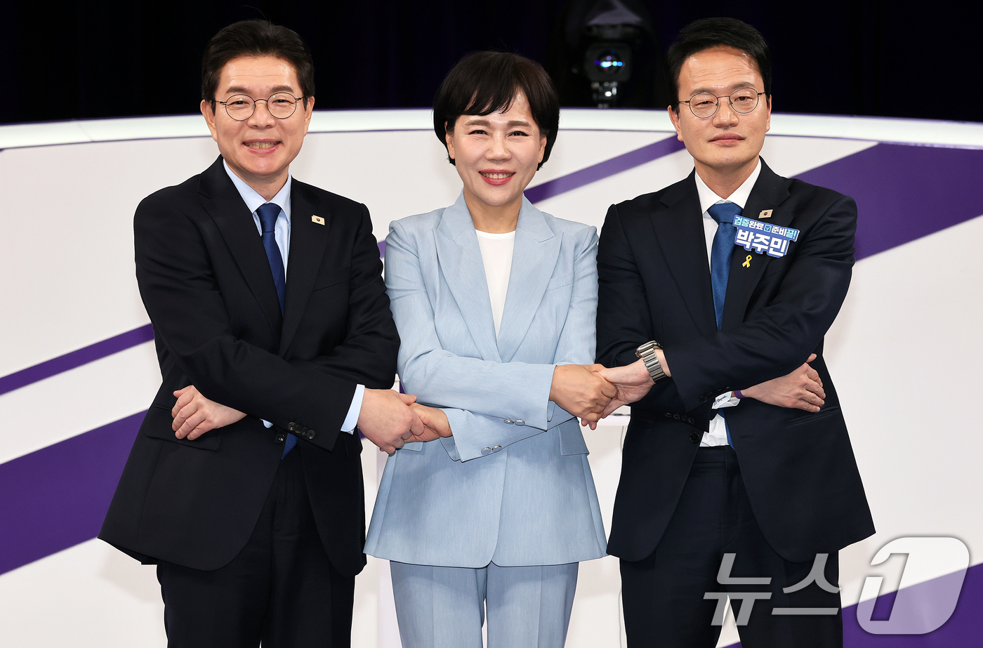 (서울=뉴스1) 국회사진기자단 = 더불어민주당 정원오(왼쪽부터), 전현희, 박주민 서울시장 예비후보가 31일 서울 마포구 상암동 MBC 신사옥에서 열린 더불어민주당 서울시장 후보자 …