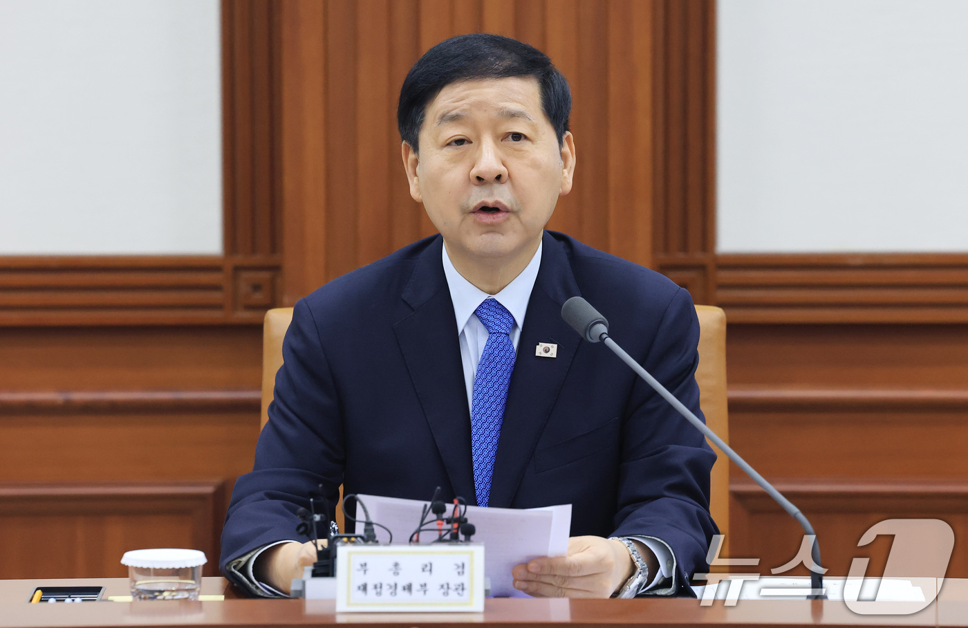 (서울=뉴스1) 임세영 기자 = 구윤철 부총리 겸 재정경제부 장관이 4일 서울 종로구 정부서울청사에서 열린 개정 노동조합법 시행 관련 관계장관회의에서 모두발언을 하고 있다. 202 …