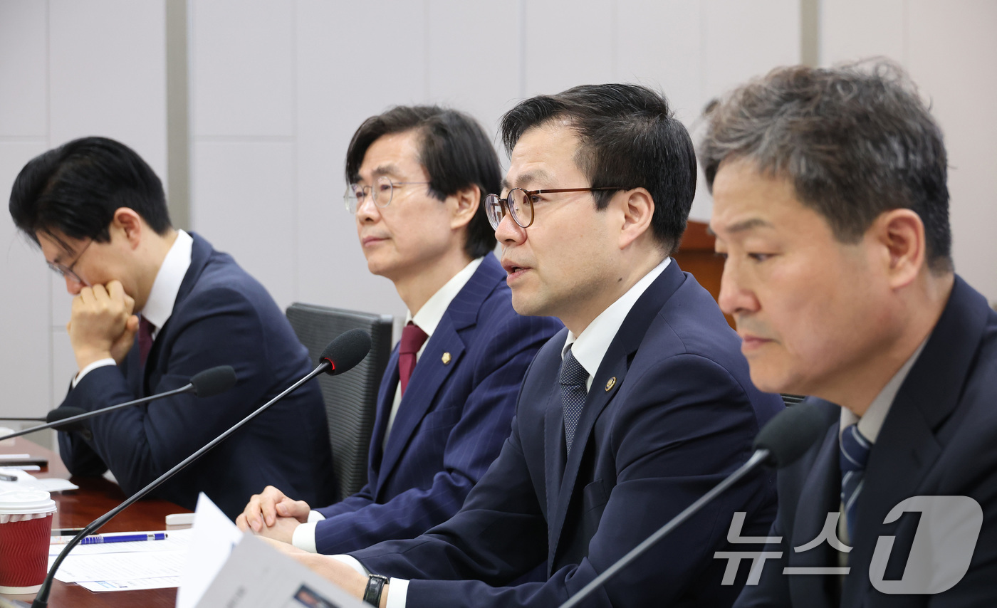 (서울=뉴스1) 신웅수 기자 = 여한구 산업통상부 통상교섭본부장이 4일 서울 여의도 국회 의원회관에서 한미의원연맹 주최로 열린 한미 관세 간담회에서 발언하고 있다. 2026.3.4 …