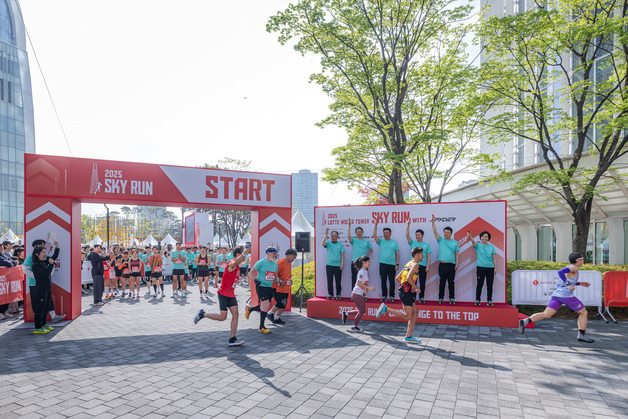 롯데 '2026 롯데월드타워 스카이런' 개최