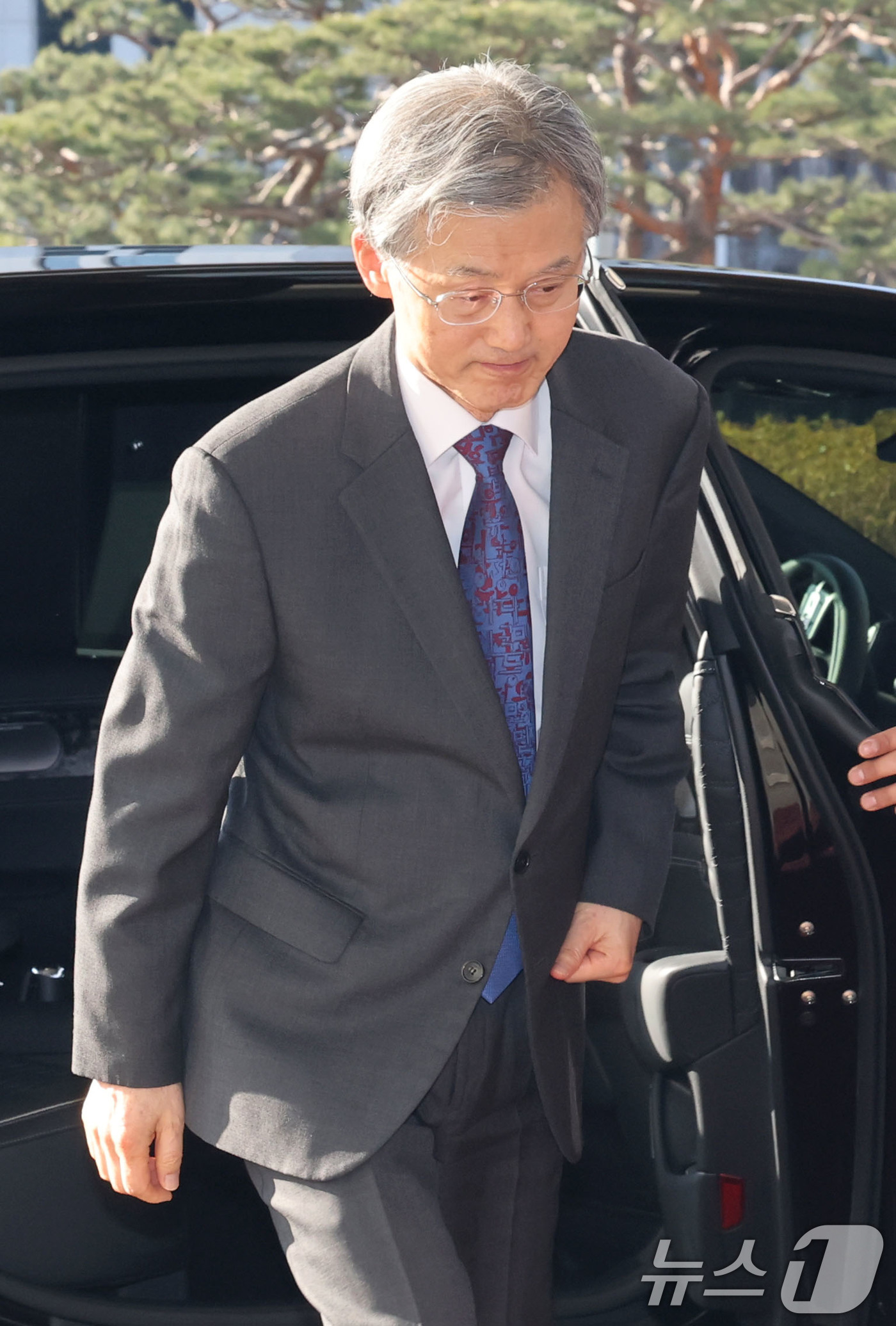 (서울=뉴스1) 이광호 기자 = 조희대 대법원장이 4일 오전 서울 서초구 대법원으로 출근하고 있다. 2026.3.4/뉴스1