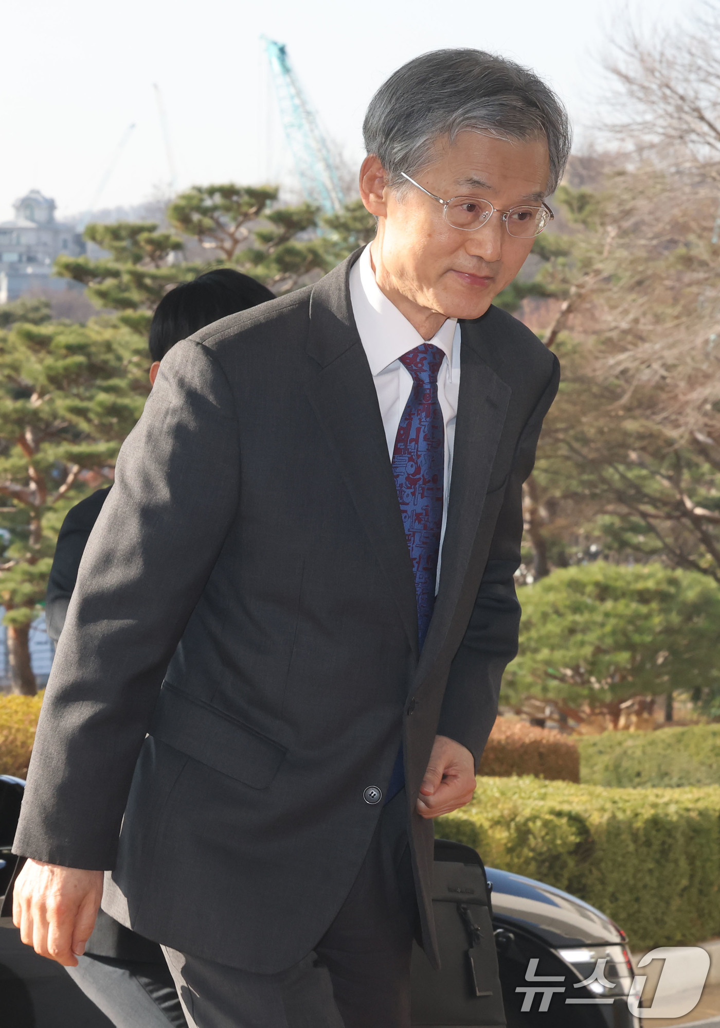 (서울=뉴스1) 이광호 기자 = 조희대 대법원장이 4일 오전 서울 서초구 대법원으로 출근하고 있다. 2026.3.4/뉴스1