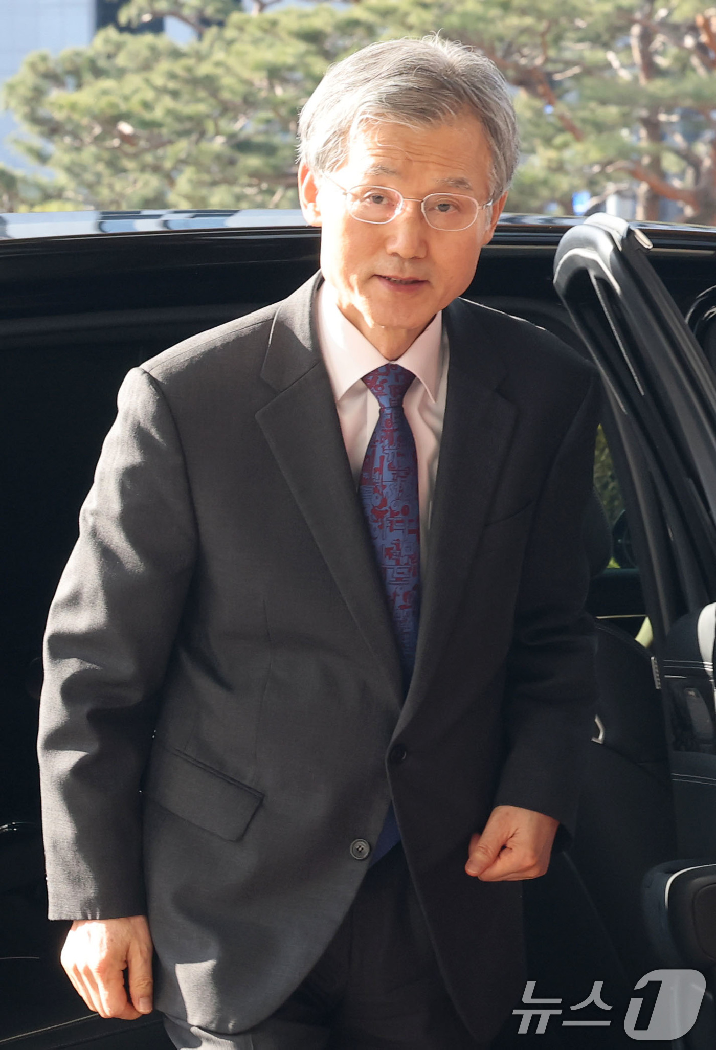 (서울=뉴스1) 이광호 기자 = 조희대 대법원장이 4일 오전 서울 서초구 대법원으로 출근하고 있다. 2026.3.4/뉴스1