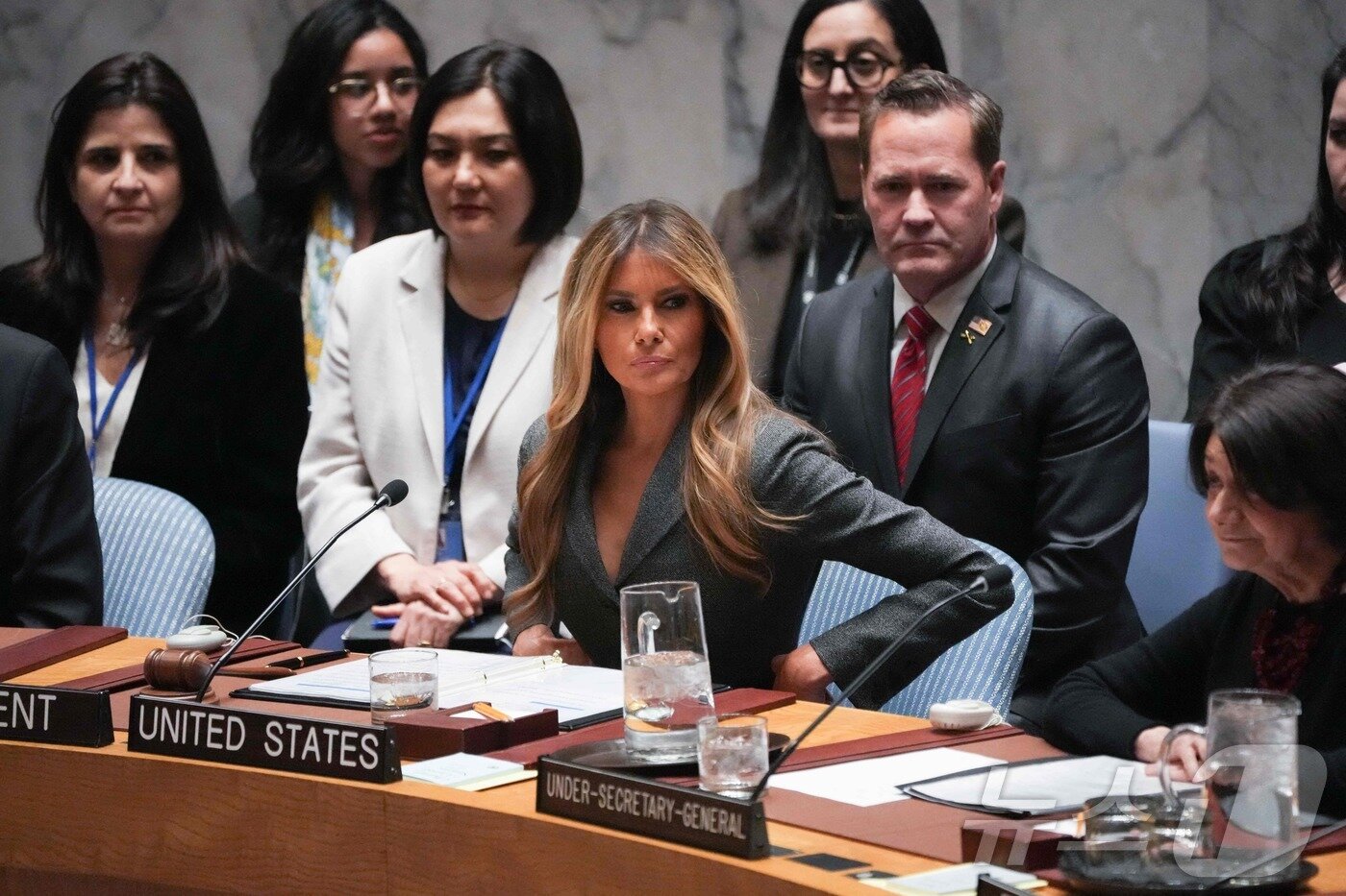 본문 이미지 - 멜라니아 트럼프 미국 영부인이 2일(현지시간) 뉴욕 유엔 본부에서 열린 유엔 안전보장이사회 회의를 주재하고 있다. ⓒ AFP=뉴스1