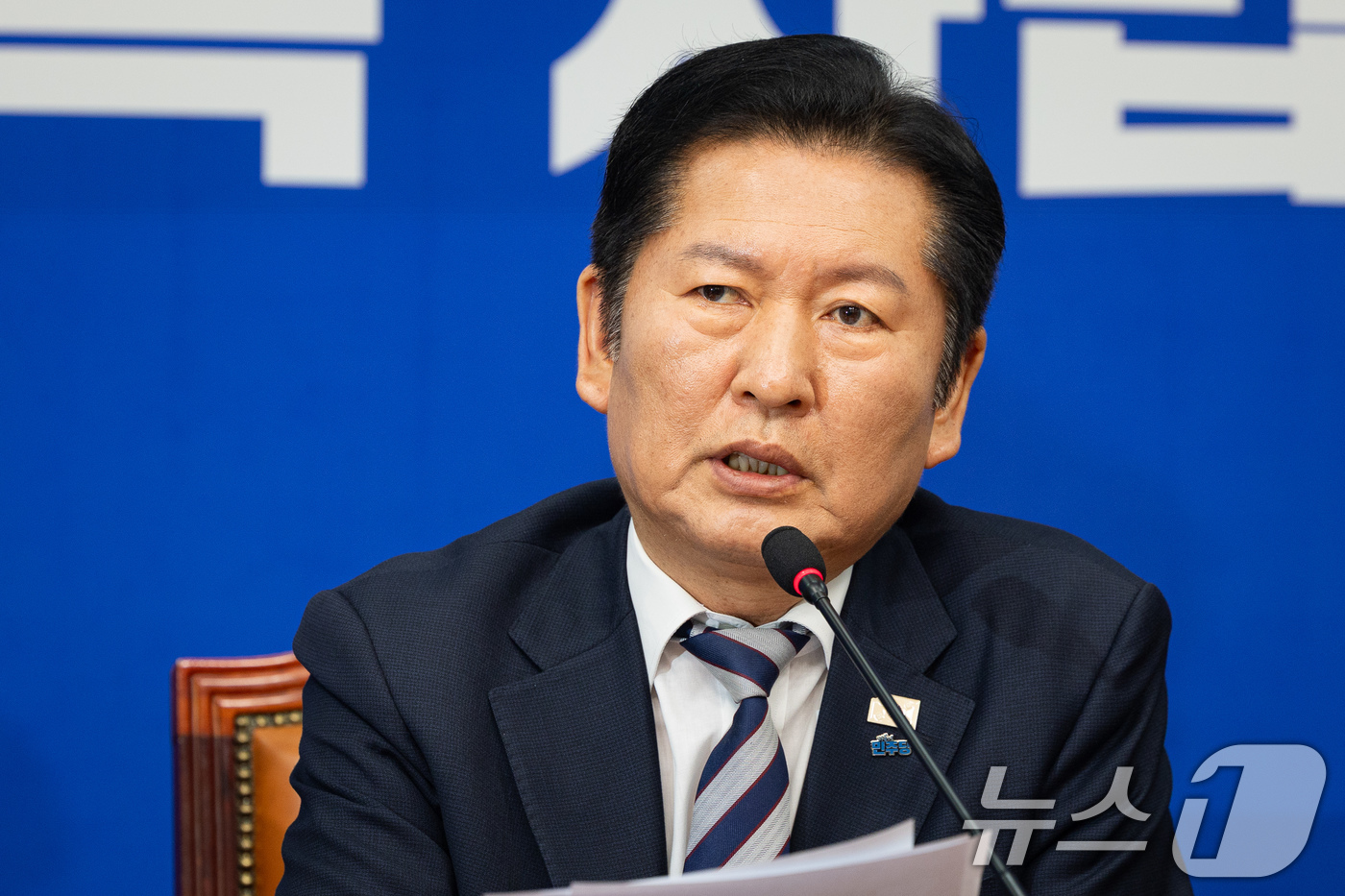 (서울=뉴스1) 유승관 기자 = 정청래 더불어민주당 대표가 4일 서울 여의도 국회에서 열린 최고위원회의에서 모두 발언을 하고 있다. 2026.3.4/뉴스1