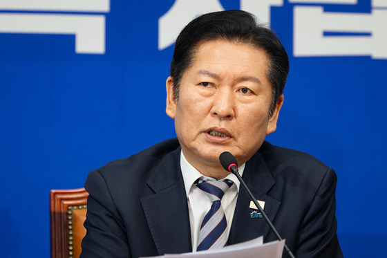 정청래 "만사엔 다 때가 있다…조희대 거취 표명하길"