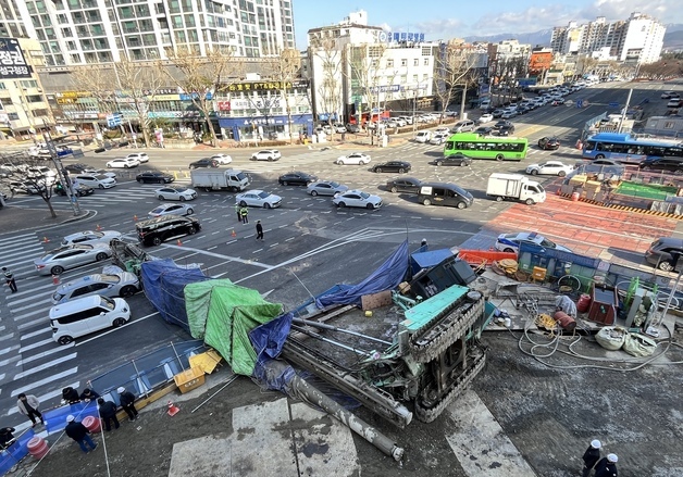대구 만촌네거리 천공기 전도 사고