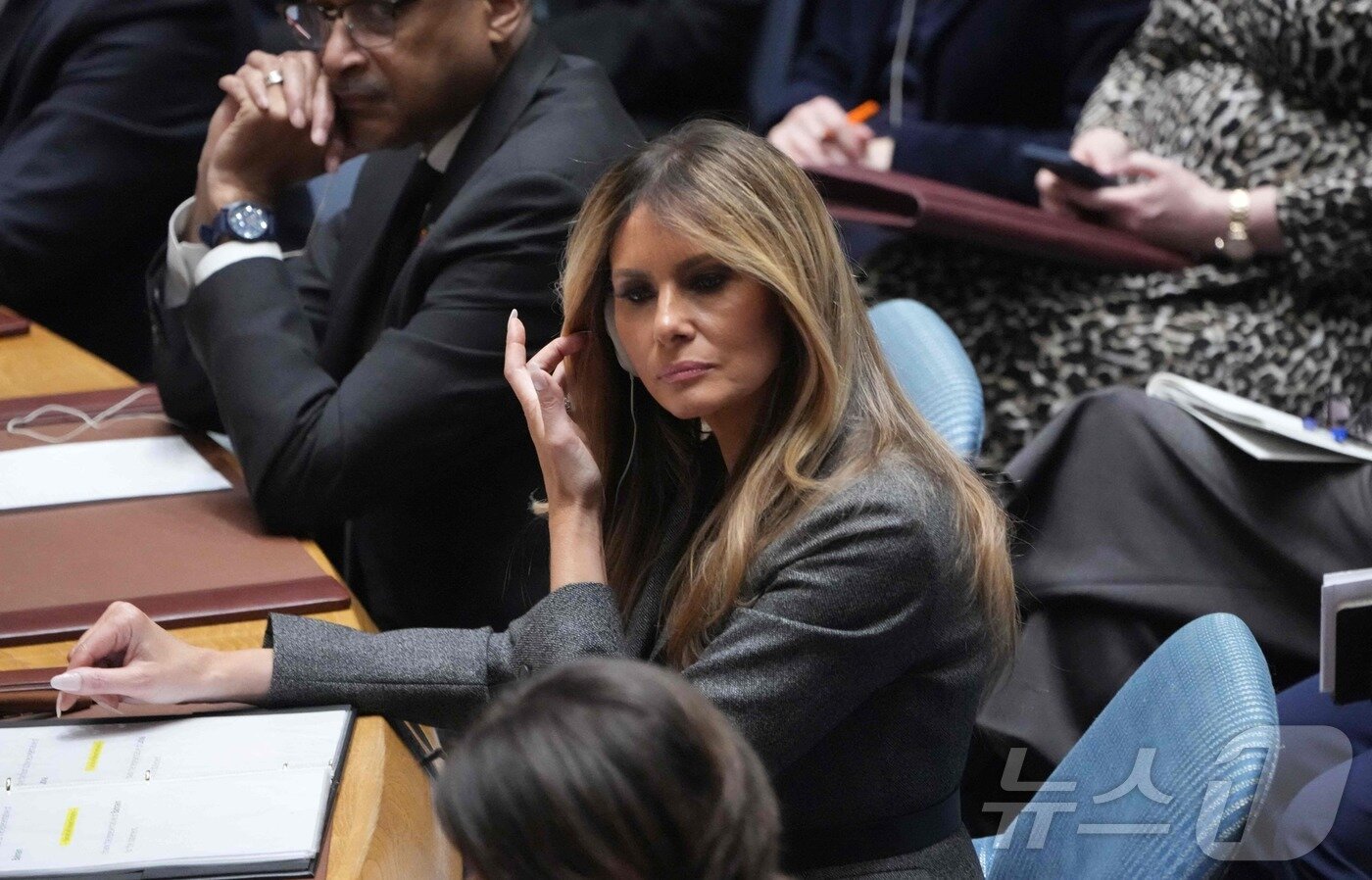 본문 이미지 - 멜라니아 트럼프 미국 영부인이 2일(현지시간) 뉴욕 유엔 본부에서 열린 유엔 안전보장이사회 회의를 주재하고 있다. ⓒ AFP=뉴스1