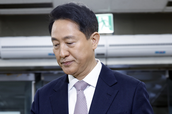 법원 들어선 오세훈 서울시장