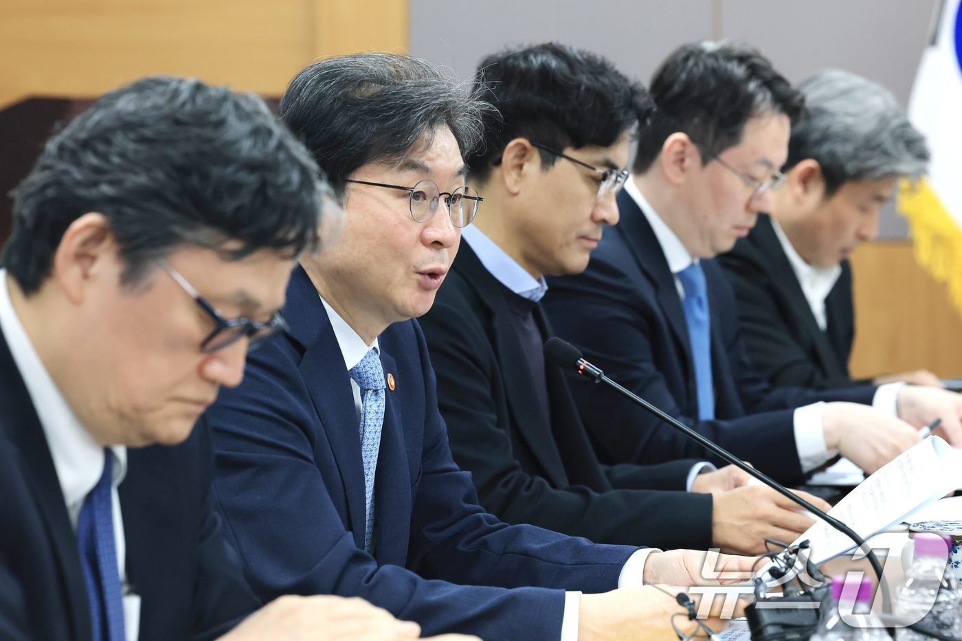 (서울=뉴스1) 임세영 기자 = 이억원 금융위원장이 4일 서울 종로구 정부서울청사에서 열린 민·관 합동 토큰증권 협의체 킥오프 회의에서 모두발언을 하고 있다. 2026.3.4/뉴스 …