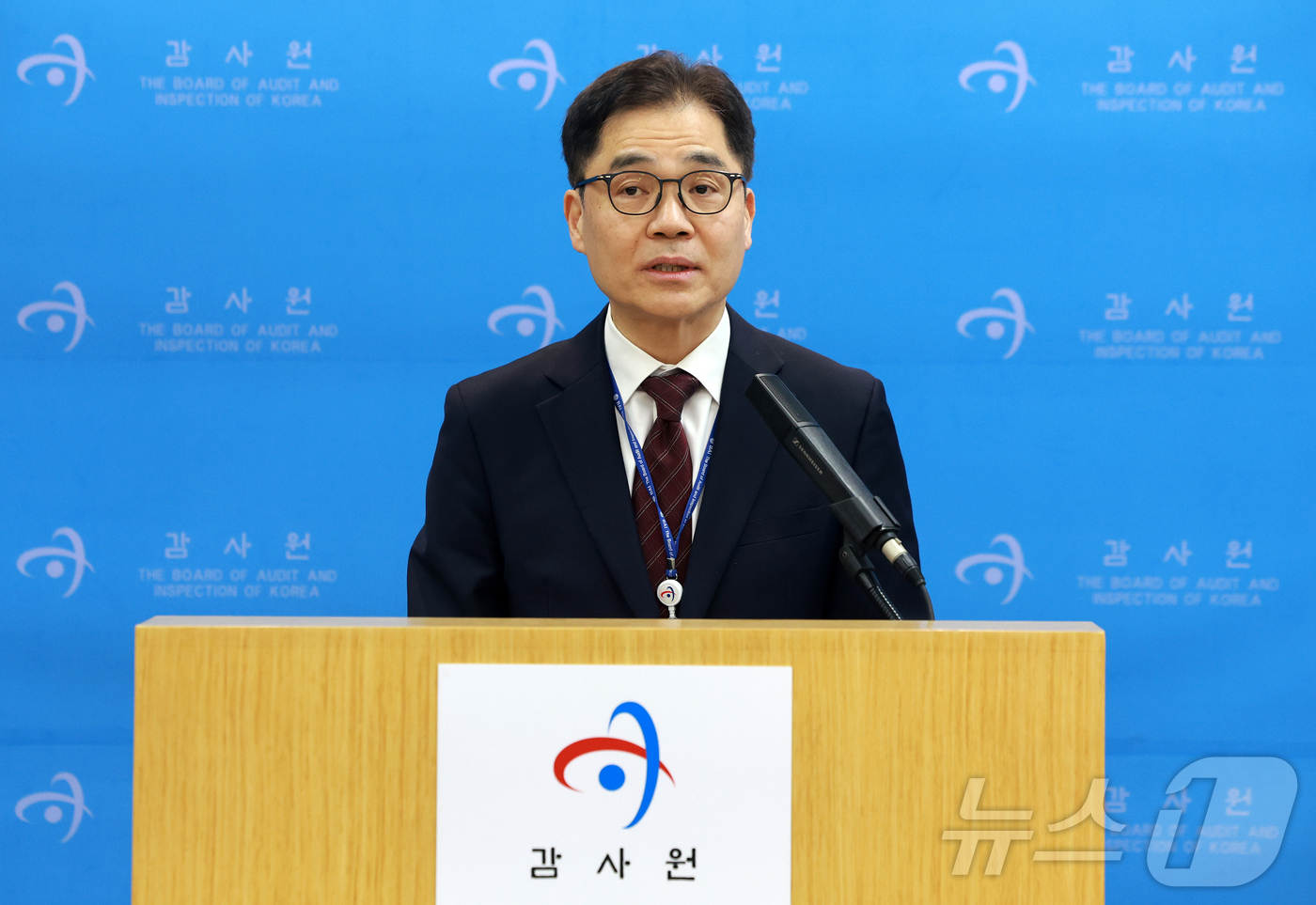 (서울=뉴스1) 이호윤 기자 = 행정안전감사국 제2과 김영호 과장이 4일 서울 종로구 감사원 제3별관 기자실에서 대한체육회 운영 및 관리·감독실태 주요 감사결과를 브리핑하고 있다. …