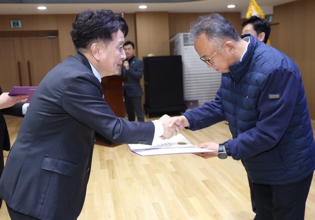 GC녹십자웰빙, 하이배러 공장 화재 소방 지원 공로 충북도지사 표창