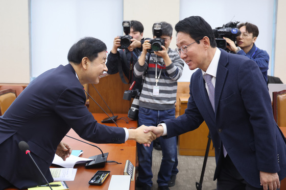 인사하는 김상훈·구윤철