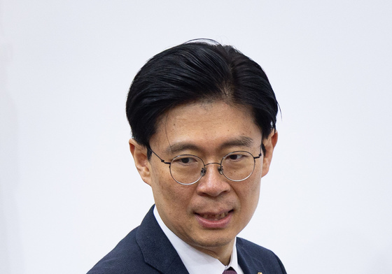 인재영입 발표 위해 들어서는 조정훈 국민의힘 인재영입위원장