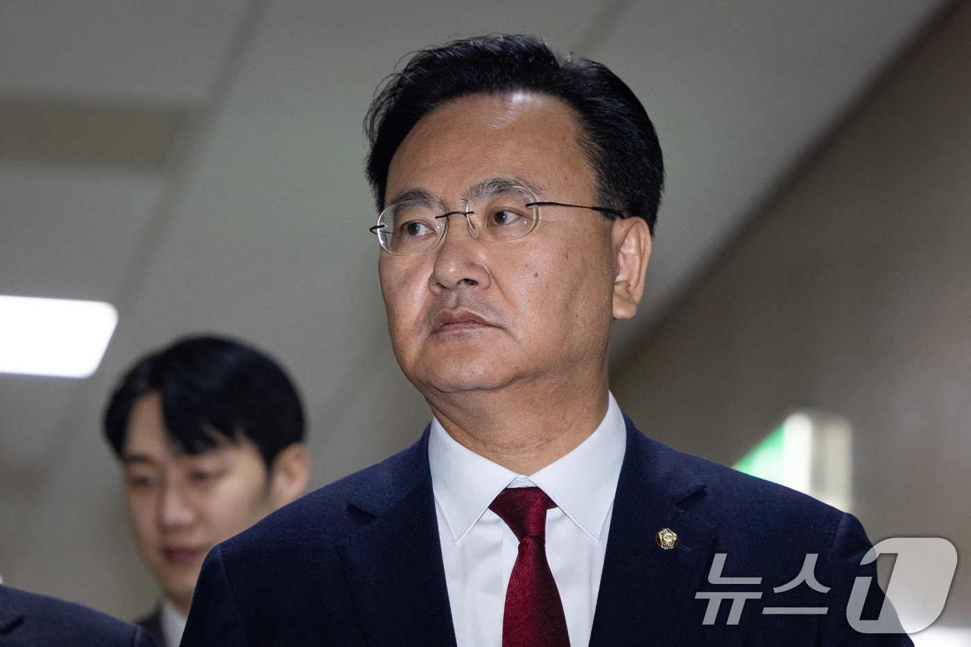 (서울=뉴스1) 유승관 기자 = 유상범 국민의힘 원내운영수석부대표가 4일 서울 여의도 국회에서 여야 원내수석부대표 회동을 위해 운영위원장실로 향하고 있다. 2026.3.4/뉴스1