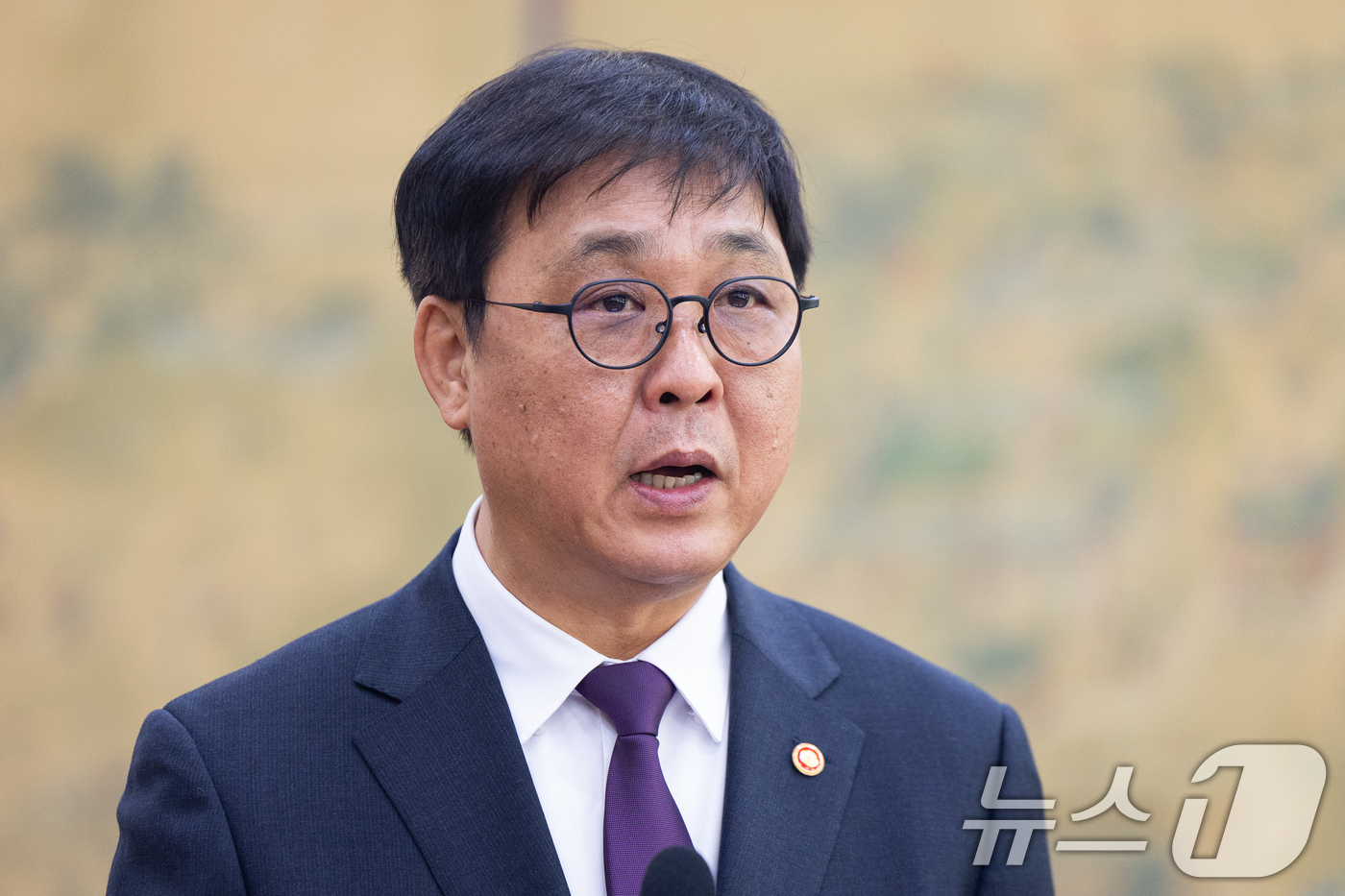 (서울=뉴스1) 유승관 기자 = 최휘영 문화체육관광부 장관이 4일 서울 여의도 국회에서 제432회 국회(임시회) 폐회중 열린 문화체육관광위원회 제3차 전체회의에 출석해 인사말을 하 …