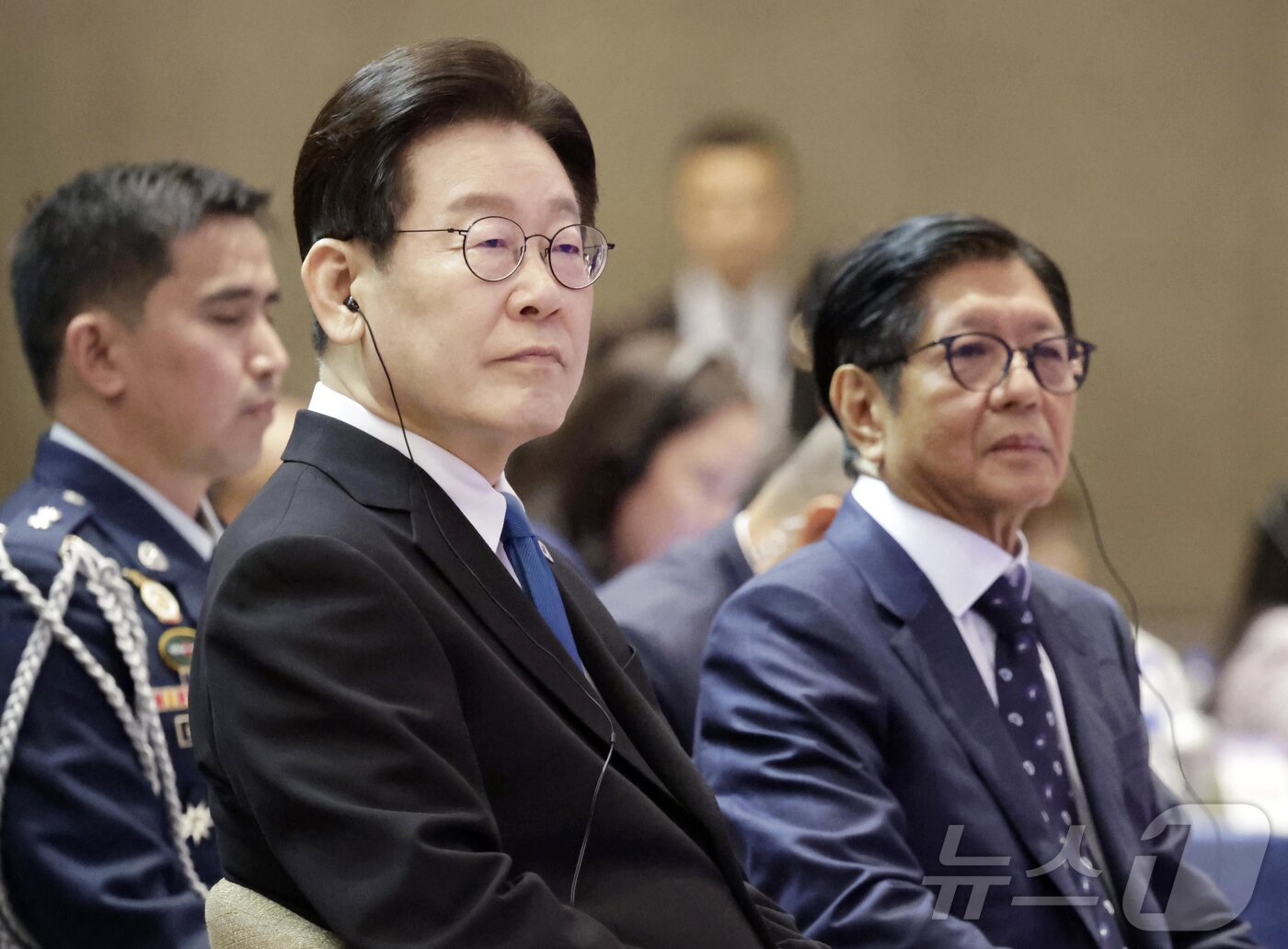 본문 이미지 - 필리핀을 국빈 방문한 이재명 대통령이 4일(현지시간) 필리핀 마닐라 한 호텔에서 열린 한·필 비즈니스 포럼에 참석해 있다. 2026.3.4 ⓒ 뉴스1 허경 기자