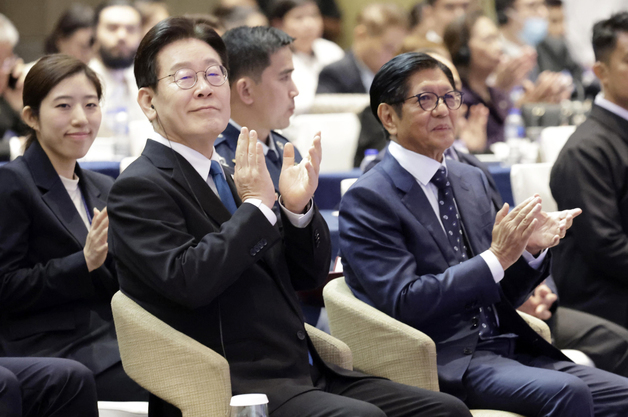 한·필 비즈니스 포럼 참석한 이재명 대통령