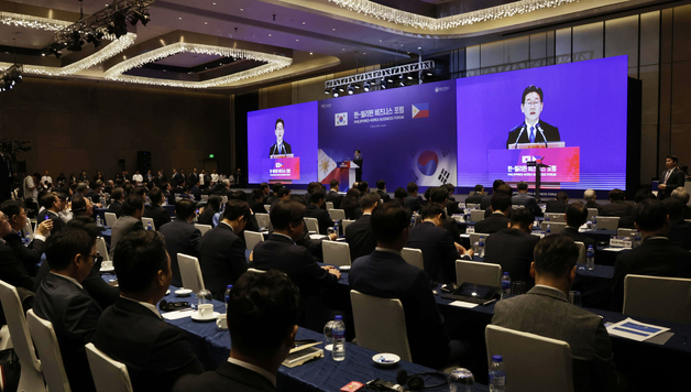 한·필 비즈니스 포럼 발언하는 이재명 대통령