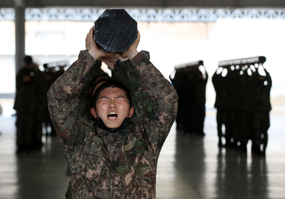 "악으로 깡으로"