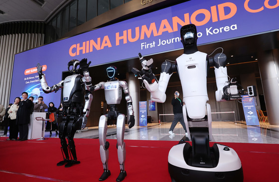 한국 찾은 중국 휴머노이드 로봇