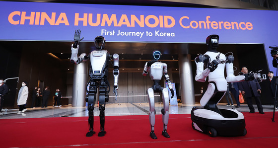 한국 찾은 중국 휴머노이드 로봇들