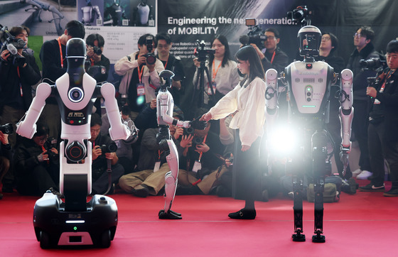 한국 찾은 중국 휴머노이드로봇