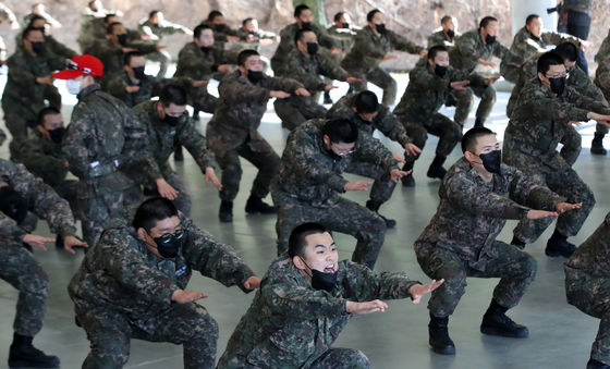 정예 해군을 향해