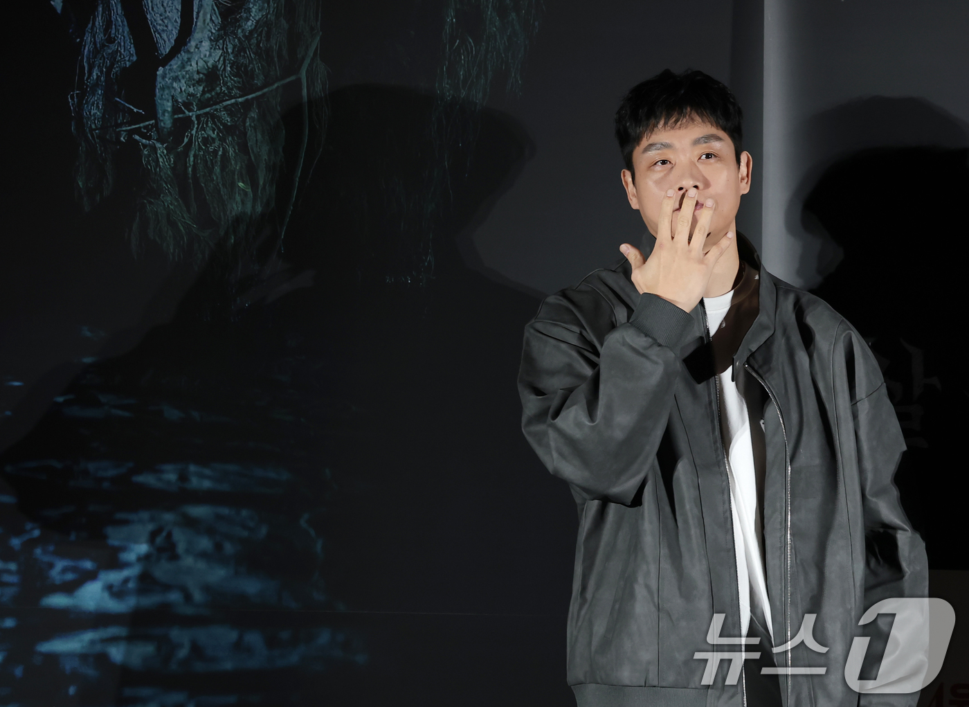 (서울=뉴스1) 권현진 기자 = 배우 김영성이 4일 서울 용산구 CGV용산아이파크몰에서 열린 영화 ‘살목지’(감독 이상민) 제작보고회에 참석해 포즈를 취하고 있다.'살목지'는 살목 …