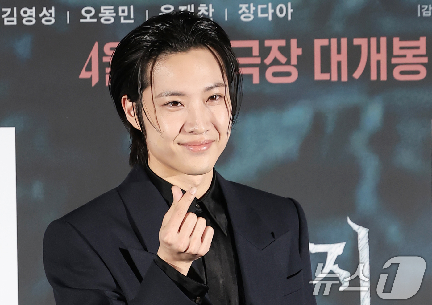 (서울=뉴스1) 권현진 기자 = 배우 이종원이 4일 서울 용산구 CGV용산아이파크몰에서 열린 영화 ‘살목지’(감독 이상민) 제작보고회에 참석해 포즈를 취하고 있다.'살목지'는 살목 …