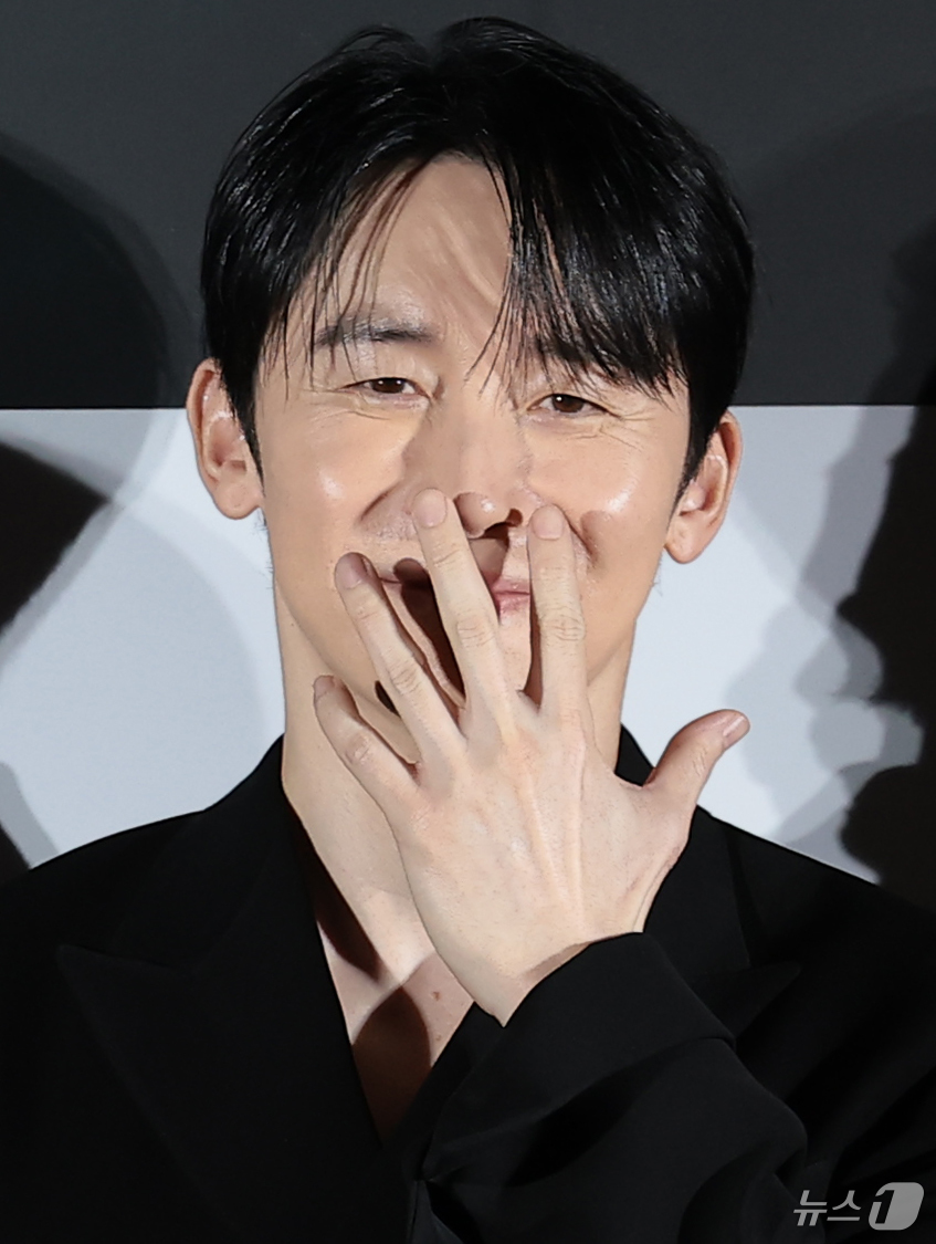 (서울=뉴스1) 권현진 기자 = 배우 김준한이 4일 서울 용산구 CGV용산아이파크몰에서 열린 영화 ‘살목지’(감독 이상민) 제작보고회에 참석해 포즈를 취하고 있다.'살목지'는 살목 …