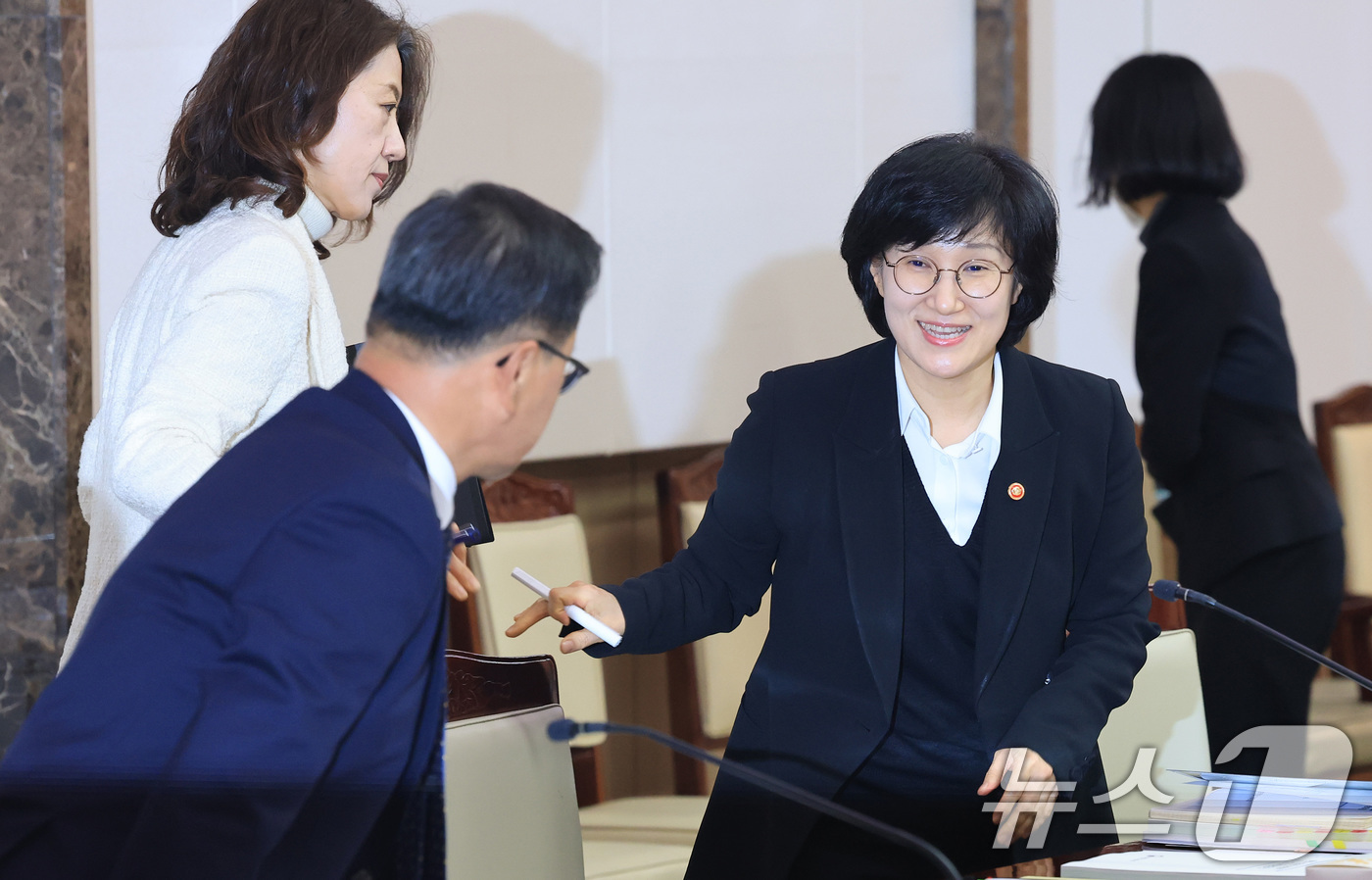 (서울=뉴스1) 임세영 기자 = 원민경 성평등가족부 장관이 4일 서울 종로구 정부서울청사에서 열린  2026년 성평등‧청소년‧가족정책 시‧도 국장회의에 참석하고 있다. 2026.3 …