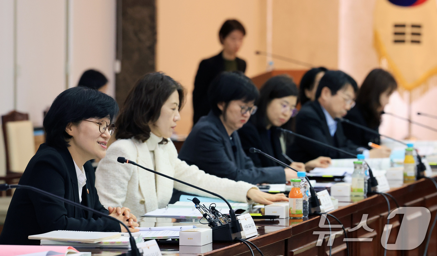 (서울=뉴스1) 임세영 기자 = 원민경 성평등가족부 장관이 4일 서울 종로구 정부서울청사에서 열린  2026년 성평등‧청소년‧가족정책 시‧도 국장회의에서 모두발언을 하고 있다. 2 …