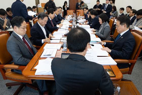 대미투자특위 법안심사소위 개의