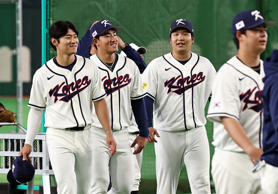 훈련 마친 김도영·안현민·문보경