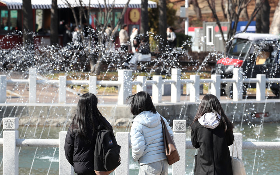 봄이 오는 캠퍼스