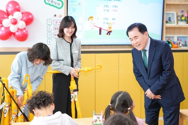 김지철 충남교육감 '온돌봄 사업' 현장점검…방과후교육 무상 지원
