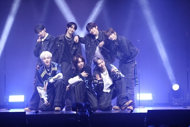 튜넥스, 데뷔 쇼케이스로 활동 신호탄 "무한 가능성 증명할 것"