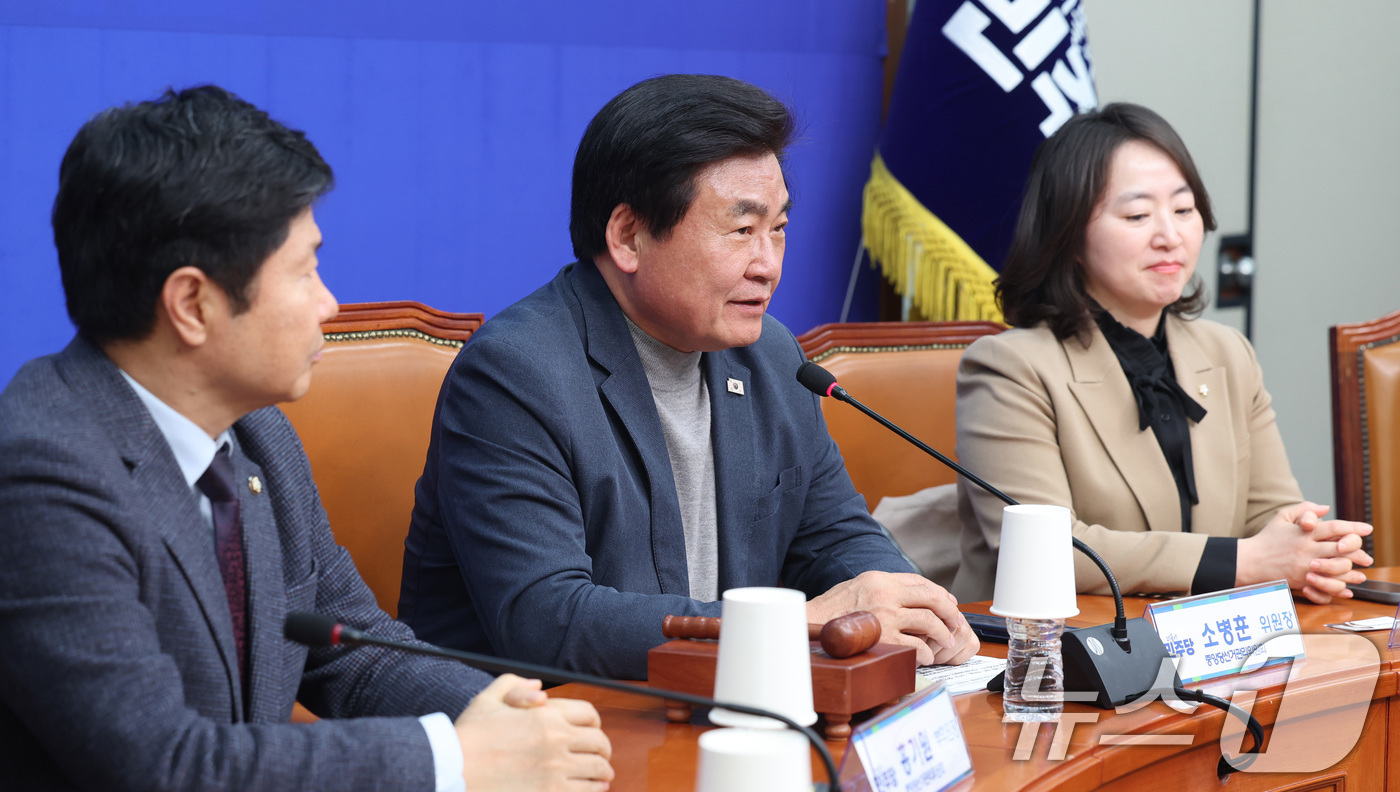(서울=뉴스1) 신웅수 기자 = 소병훈 더불어민주당 중앙당선거관리위원장이 4일 서울 여의도 국회에서 열린 1차 회의에서 발언하고 있다. 2026.3.4/뉴스1