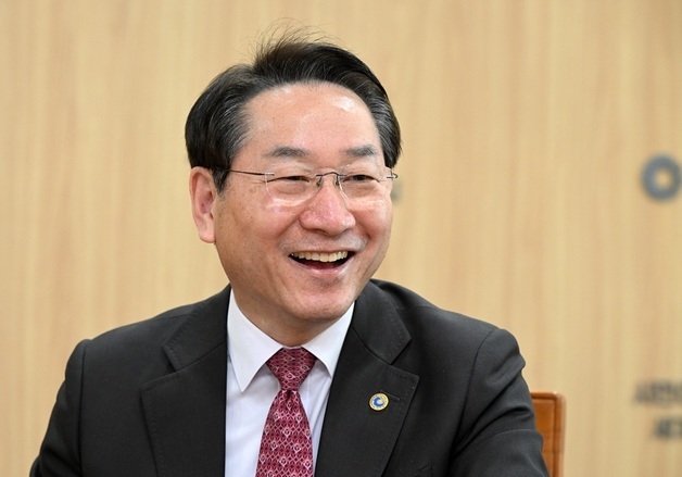 "청년 꿈 이룰 터전 만들어야죠"…유정복 시장이 그리는 인천의 미래