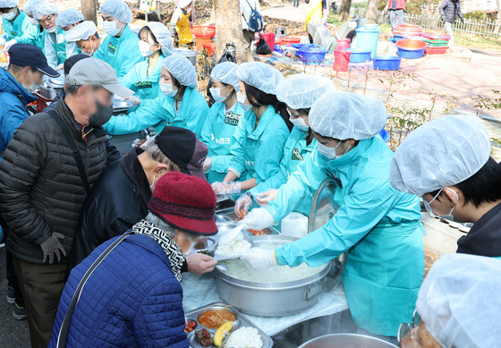 iM뱅크, 대구 두류공원 찾아 1000명 무료급식 봉사