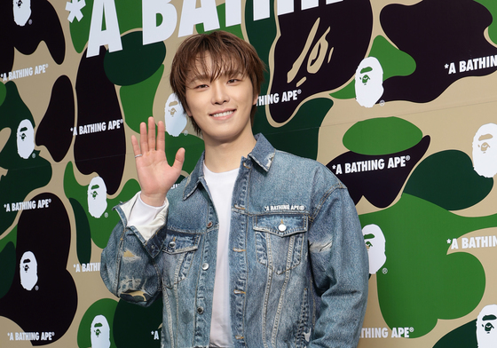 세븐틴 디노, 부드러운 손 인사