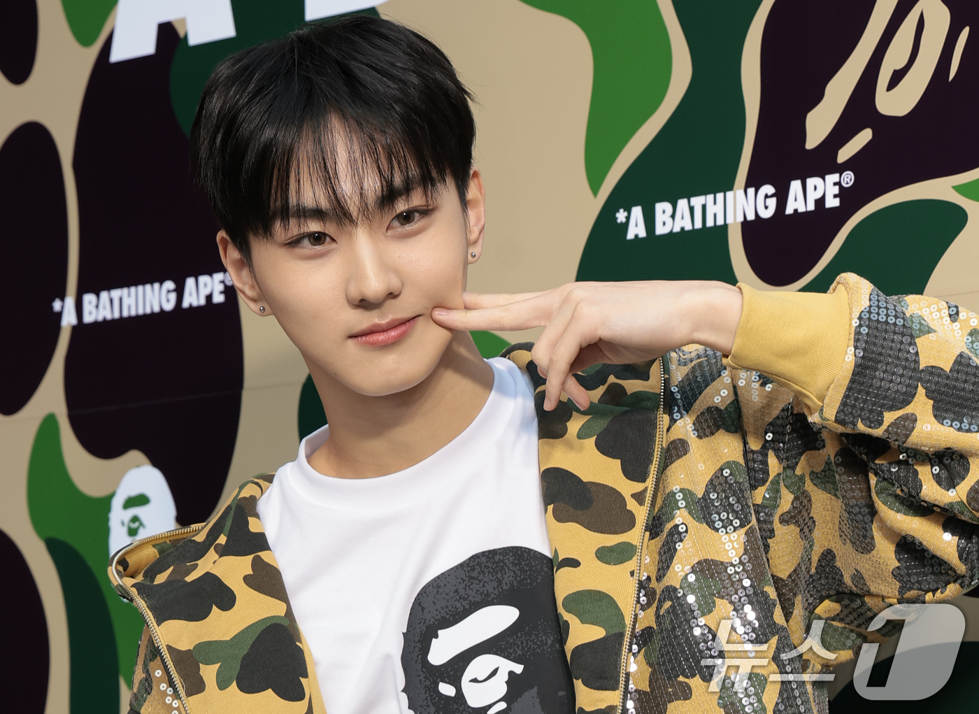 (서울=뉴스1) 권현진 기자 = 엔하이픈 정원이 4일 서울 강남구 한 매장에서 열린 그랜드 오픈 행사에 참석해 포즈를 취하고 있다. 2026.3.4/뉴스1